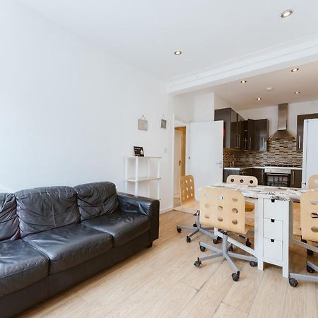 Mile End Double Rooms 27 Guest House Londra Exterior foto