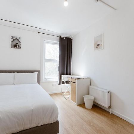 Mile End Double Rooms 27 Guest House Londra Exterior foto