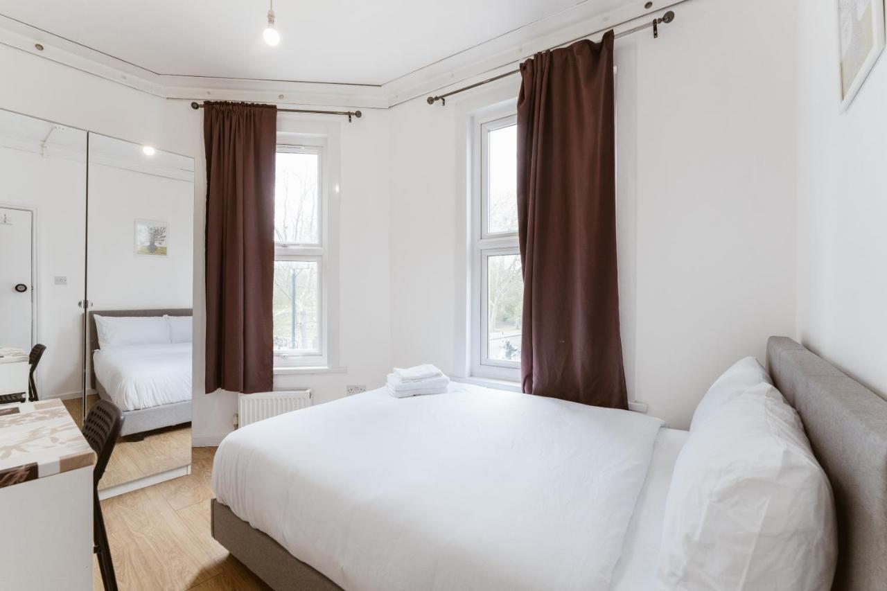 Mile End Double Rooms 27 Guest House Londra Exterior foto