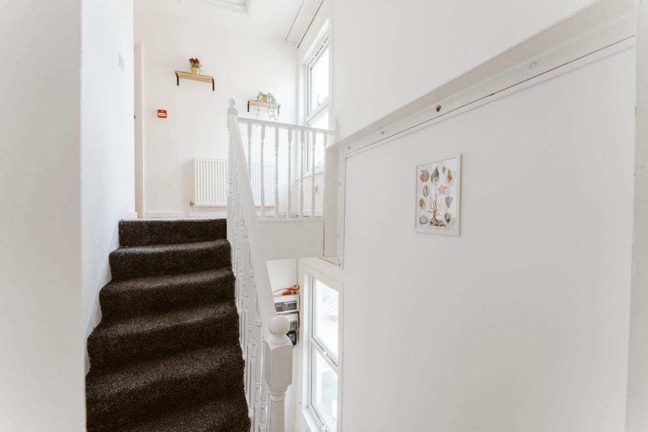 Mile End Double Rooms 27 Guest House Londra Exterior foto