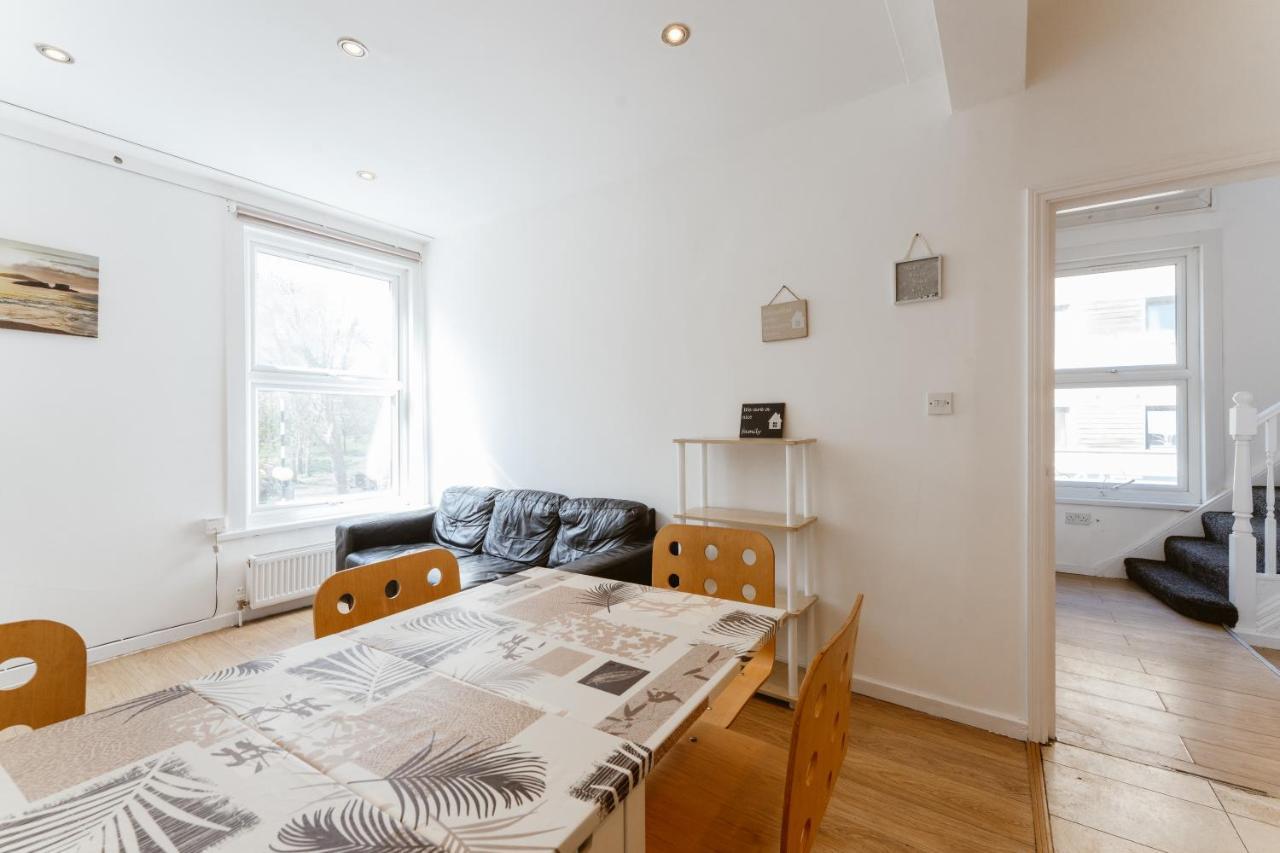 Mile End Double Rooms 27 Guest House Londra Exterior foto