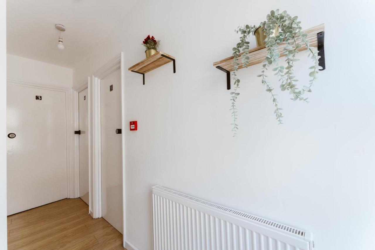 Mile End Double Rooms 27 Guest House Londra Exterior foto