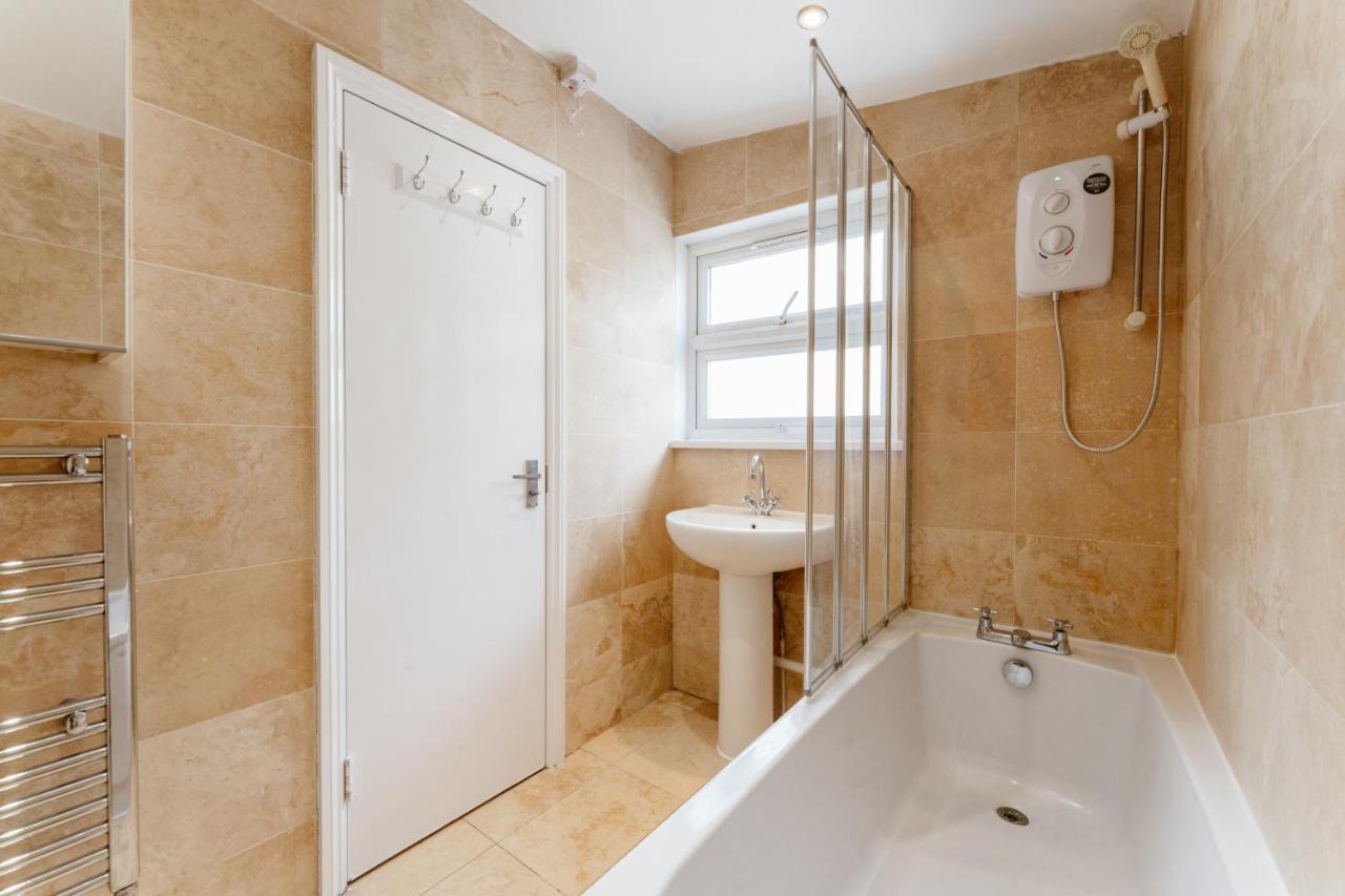 Mile End Double Rooms 27 Guest House Londra Exterior foto