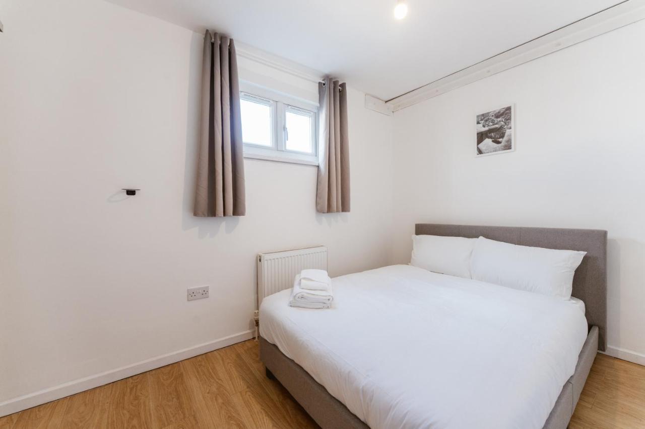 Mile End Double Rooms 27 Guest House Londra Exterior foto