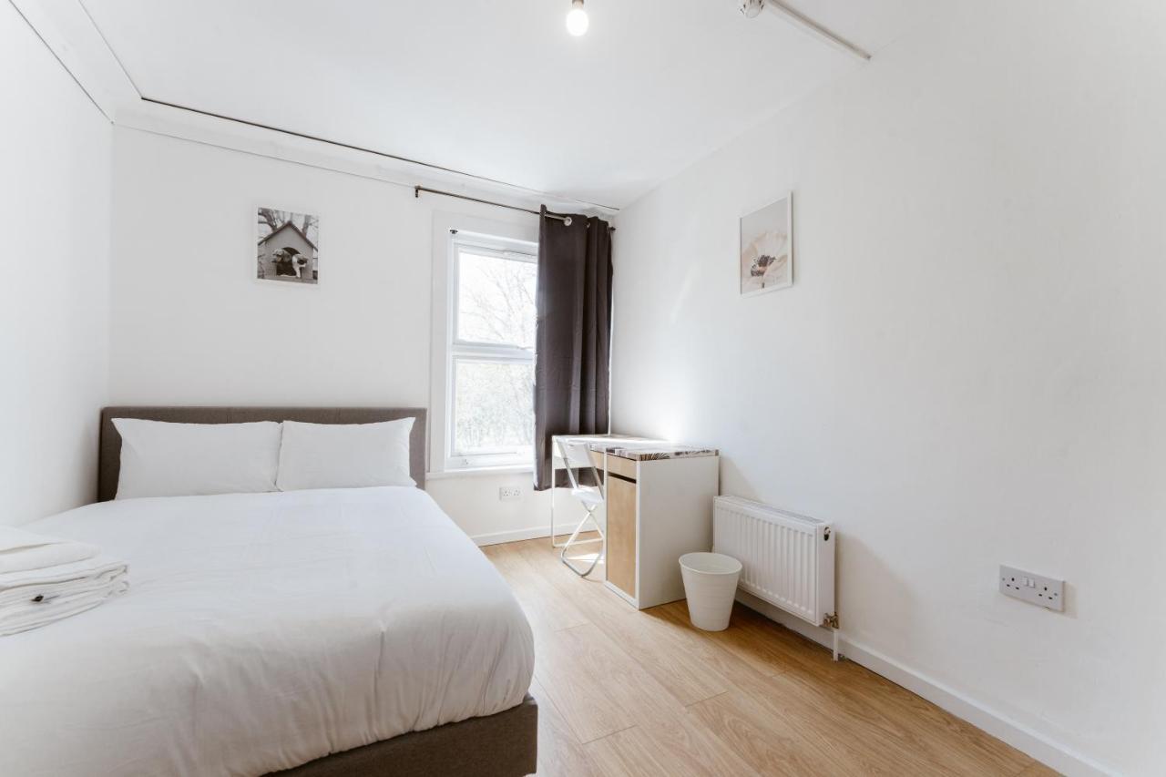 Mile End Double Rooms 27 Guest House Londra Exterior foto